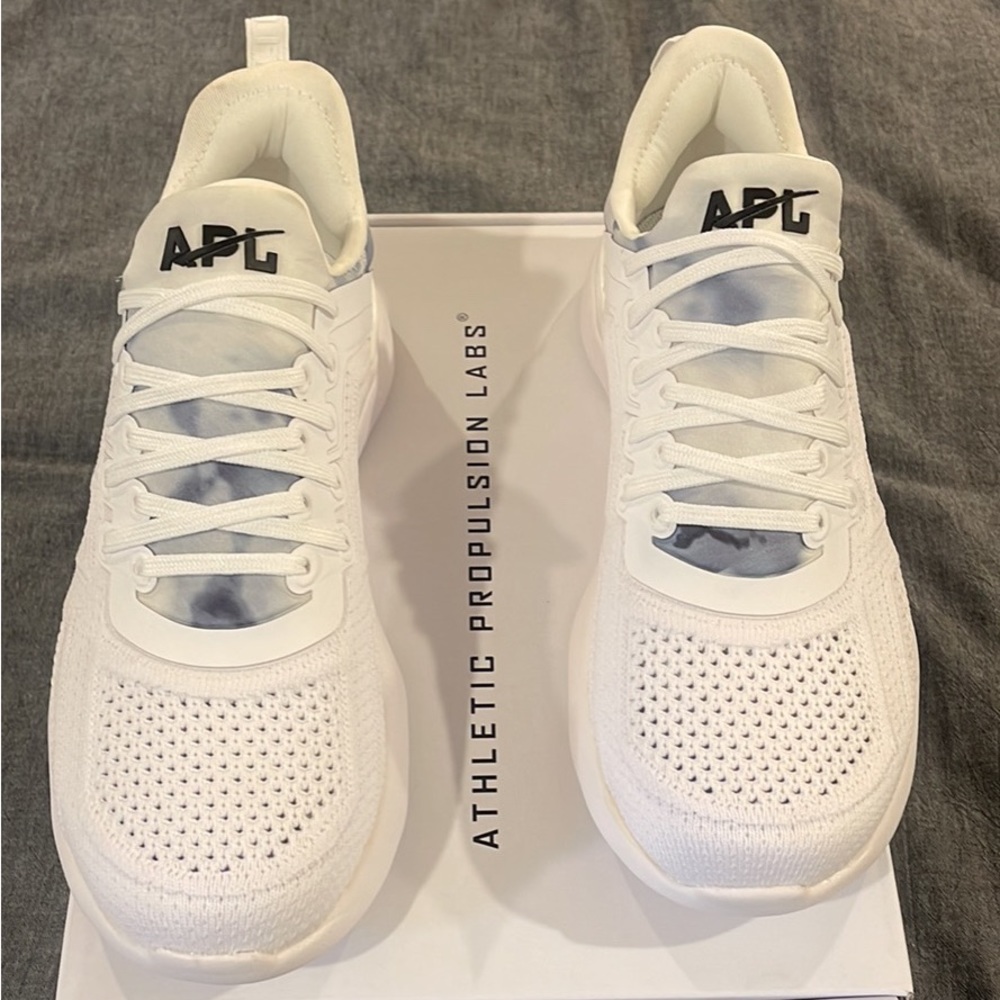 APL Women's TechLoom Tracer White / Black / Tie Dye - Womens Size 7